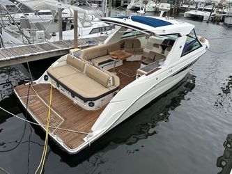 42' Sea Ray 2019 Yacht For Sale